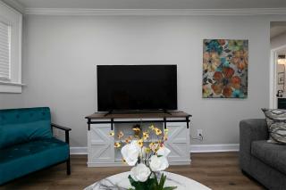 Cozy Modern Home in Atlanta - 4