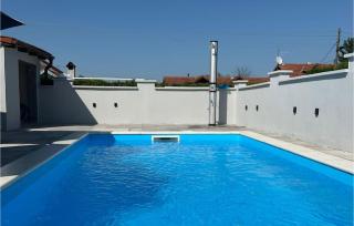 Nice Home In Kutina - 0
