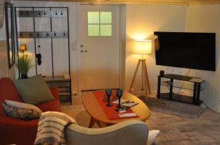 FREDNES COSY RETREAT - One Bedroom Apartment - 1