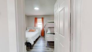 Indy for 8 | Pet-Friendly, Affordable & Central - 9