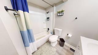 Indy for 8 | Pet-Friendly, Affordable & Central - 1