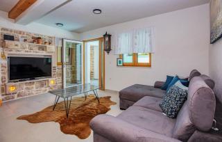 Nice Home In Murter With Private Swimming Pool, Can Be Inside Or Outside - 7