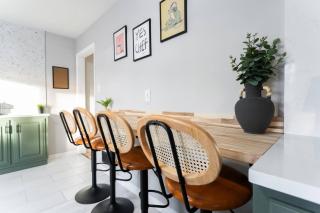 King Beds | Coffee Bar + Rave Reviews - 9