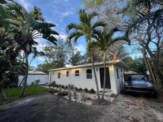 Luxury 800sf Cottage - 8