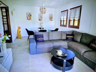 2 Bed Apt with Private Solarium Puerto Duquesa - 5