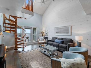 Relaxing Riverfront Haven Heated Pool River Views - 7