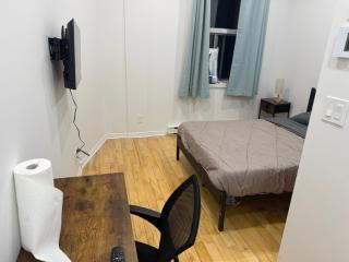 Well located studio apartment with parking near downtown Montreal - 3