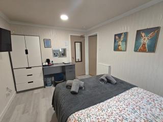 The Jays Guest House - 4