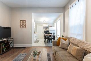 3 bed 2 Bath Walk to Fountain Square, Pet Friendly - 2