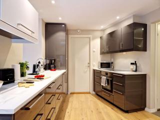 King Bed Renovated and Cozy Near Bryggen - 5