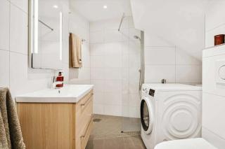 King Bed Renovated and Cozy Near Bryggen - 1