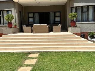 Beautiful Home in Houghton - 5