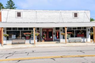 Small Town Exploring, Coffee Bar, Fire Pit - 4