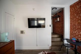 Modern Bachelor in Hollywood - 3