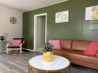 2 Bed 1 Bath, Pet Friendly near downtown Indy - 2