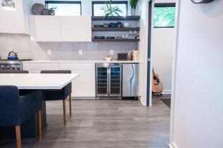 3 bed 3 bath Modern Luxury Home with Hot Tub and Rooftop Patio - 4