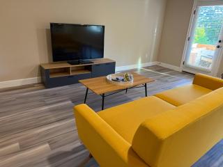 2 Beds and 1 bath upgraded modern lower level home in NW Portland - 7