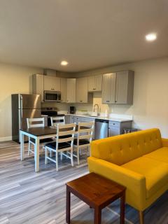 2 Beds and 1 bath upgraded modern lower level home in NW Portland - 1