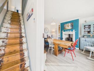 Idyllic Seaside Home in Flushing with Parking - 6