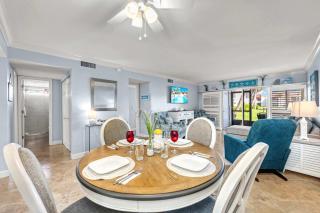 Dans Florida Condos Ocean Pearl at Runaway Bay - 2