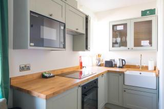 Chandos Flat by Prescott Apartments - 6