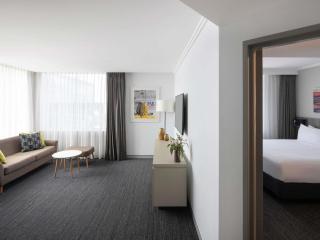 Mercure Sydney Bankstown - 0