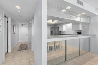 Sherwin Condominium 1702 - 5