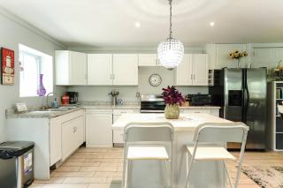 Fully Furnished Private Basement Apartment in Carmel - 7