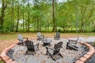 Enchanting Creekside Hiawassee Cottage with Hot Tub - 9