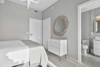 Auberge Blue by Rove Travel Oceanfront with Balcony - 2