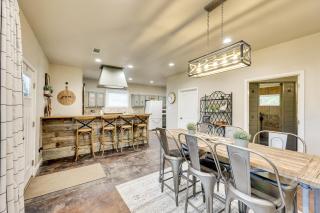 On-Site Creek and Spacious Yard Family Gem in Royal - 2