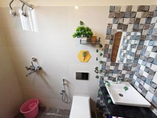 Palm Venicia 3 BR Chic Artistic Villa - 6