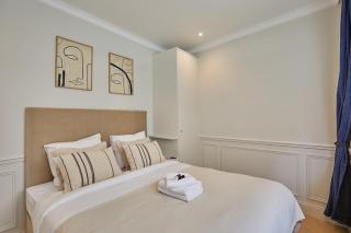 Eiffel Tower Apartment Invalides - Paris - 8