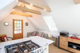 1 Min Walk to Water Town Deck and A C - 3