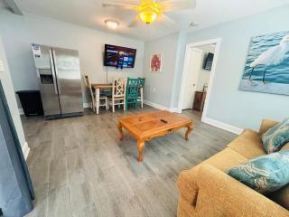 Manatee Spacious Updated On River 1 Mi to Beach Kit W&D - 6