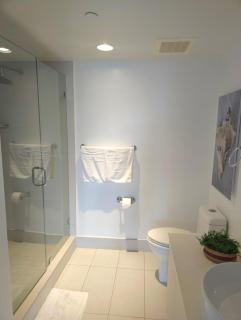 Beach Escape with Balcony & Resort Amenities - 7