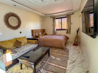 Sunny Rooftop Studio 7 minutes to City Center - 2