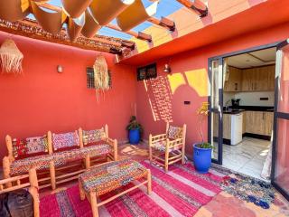 Sunny Rooftop Studio 7 minutes to City Center - 3