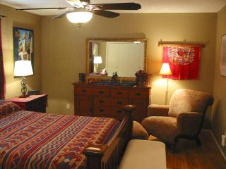 Jackson House Western Room - 5