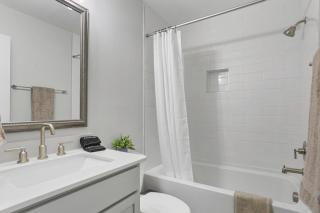 Dog Friendly Island Retreat Close to City and Beach - 1