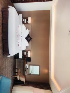 Azure Crown Hotel & Suite - 8