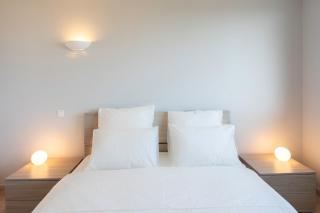 Superb top floor, sea and mountain view - 2