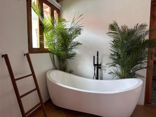 Espectacular cabaña con tina, fogata y cine - 8