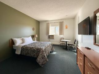 The Trail Inn - Lucky Lake, SK - Hwy 42 & Main Street - 1