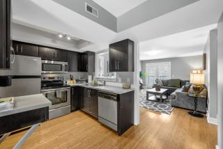 Charming 2-Bedroom in the Heart of Clarksville TN - 3