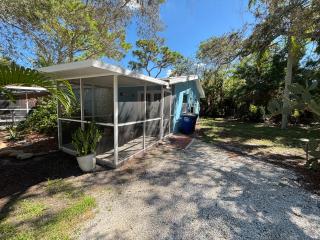 Manatee Spacious Updated On River 1 Mi to Beach Kit W&D - 8