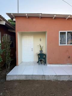 Yesenia's Guest House - 6