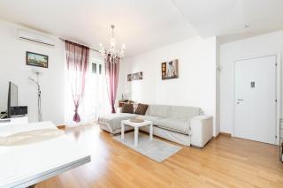 Isabel House - 1