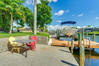 4 Mi to Cape Harbour Fun! Canal-Front Oasis - 7