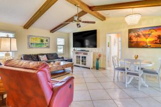 4 Mi to Cape Harbour Fun! Canal-Front Oasis - 6